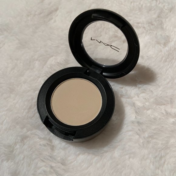 MAC Cosmetics LLAMA Eyeshadow Full Size NIB - Picture 1 of 7